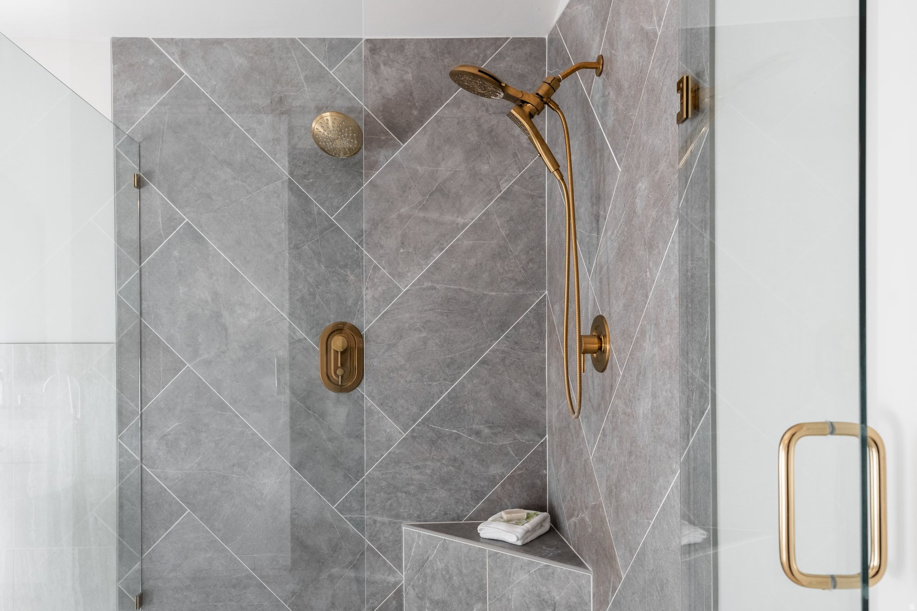 ENSIGN DOWNS - Residential