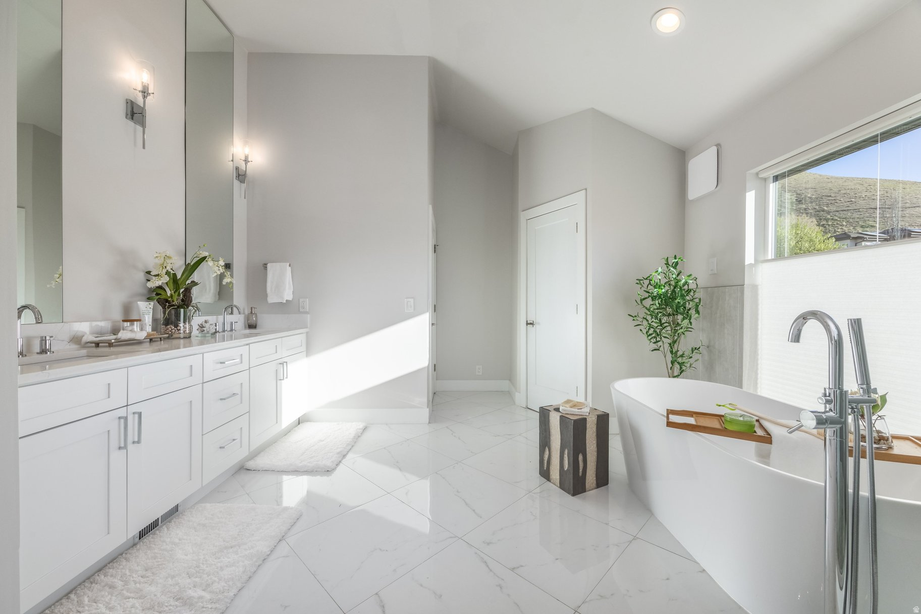 ENSIGN DOWNS - Residential