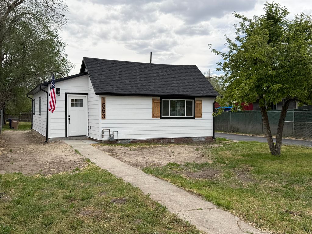 Photo of 1553 W 900 S, Salt Lake City, UT 84104 (MLS # 2152972)