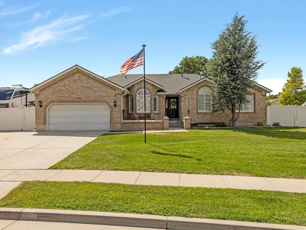 Photo of 9886 S PRESIDENTIAL DR, South Jordan, UT 84095 (MLS # 2175515)