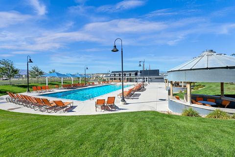 Tiny photo for 809 N COLD POND AVE, Lehi, UT 84043 (MLS # 2144299)