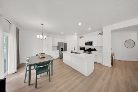Tiny photo for 809 N COLD POND AVE, Lehi, UT 84043 (MLS # 2144299)
