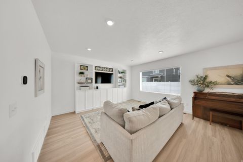 Tiny photo for 809 N COLD POND AVE, Lehi, UT 84043 (MLS # 2144299)