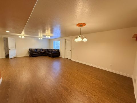 Tiny photo for 1492 N 1615 W, Clinton, UT 84015 (MLS # 2140612)