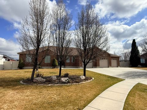 Tiny photo for 1492 N 1615 W, Clinton, UT 84015 (MLS # 2140612)