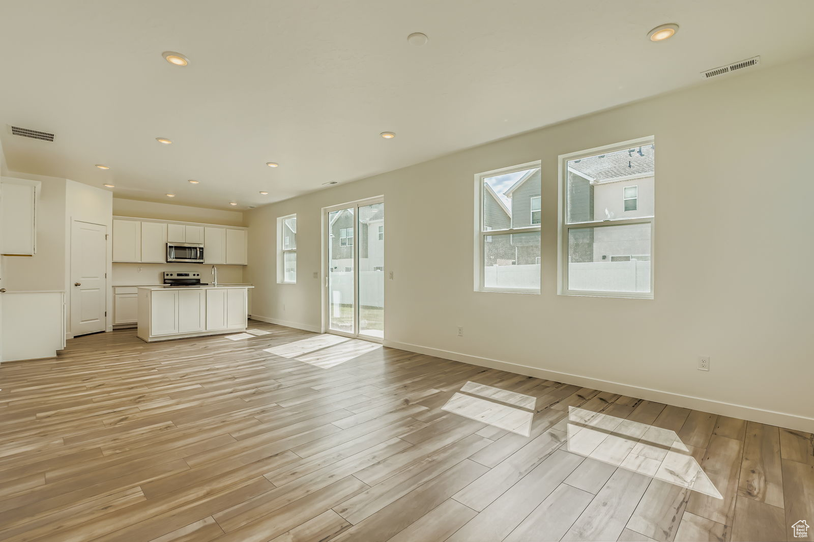 SUMMER SPRINGS - Residential