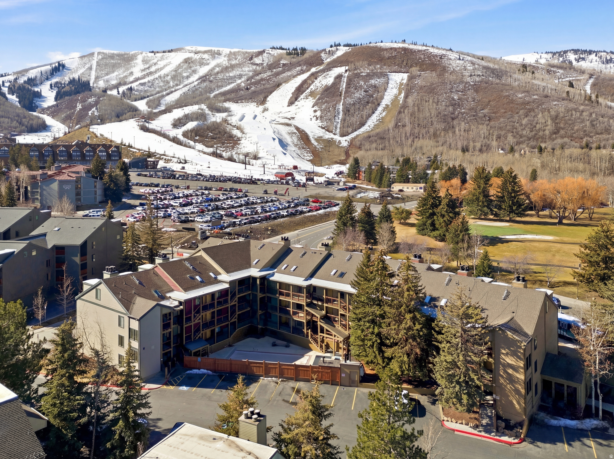 SNOWCREST CONDOMINIUMS - Residential