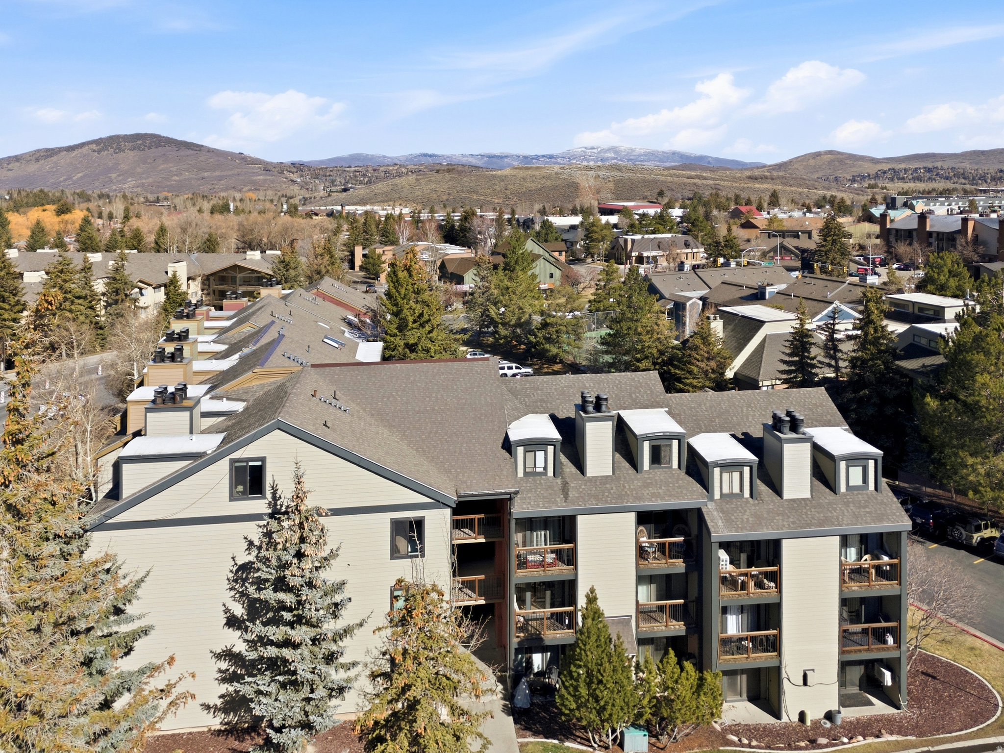SNOWCREST CONDOMINIUMS - Residential