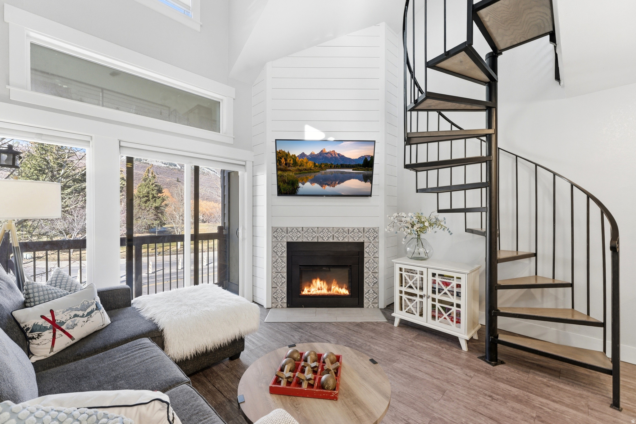 SNOWCREST CONDOMINIUMS - Residential