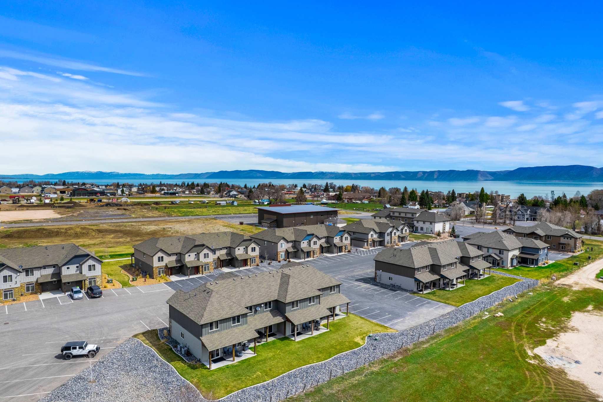 WATERDANCE - Residential