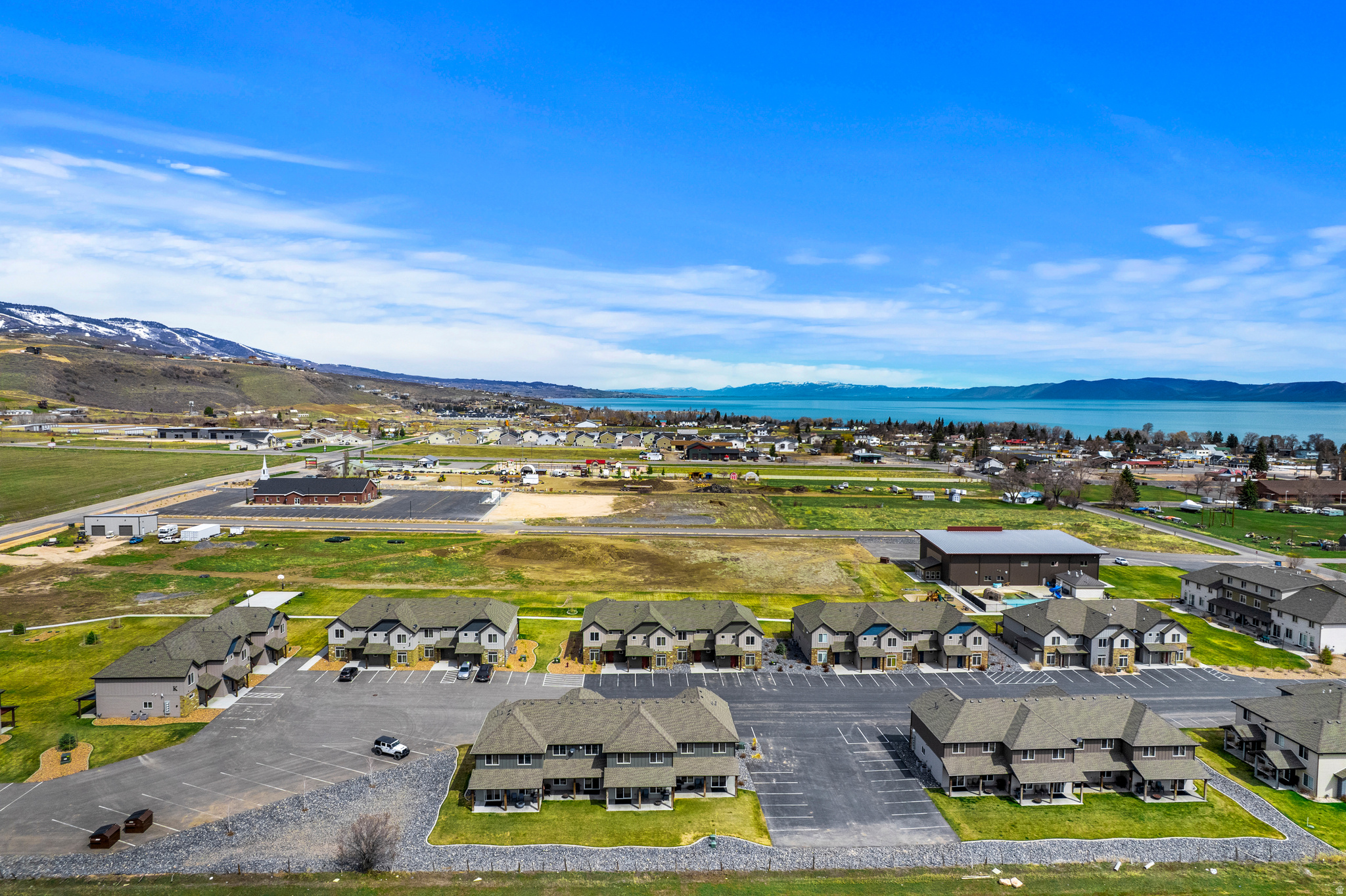 WATERDANCE - Residential