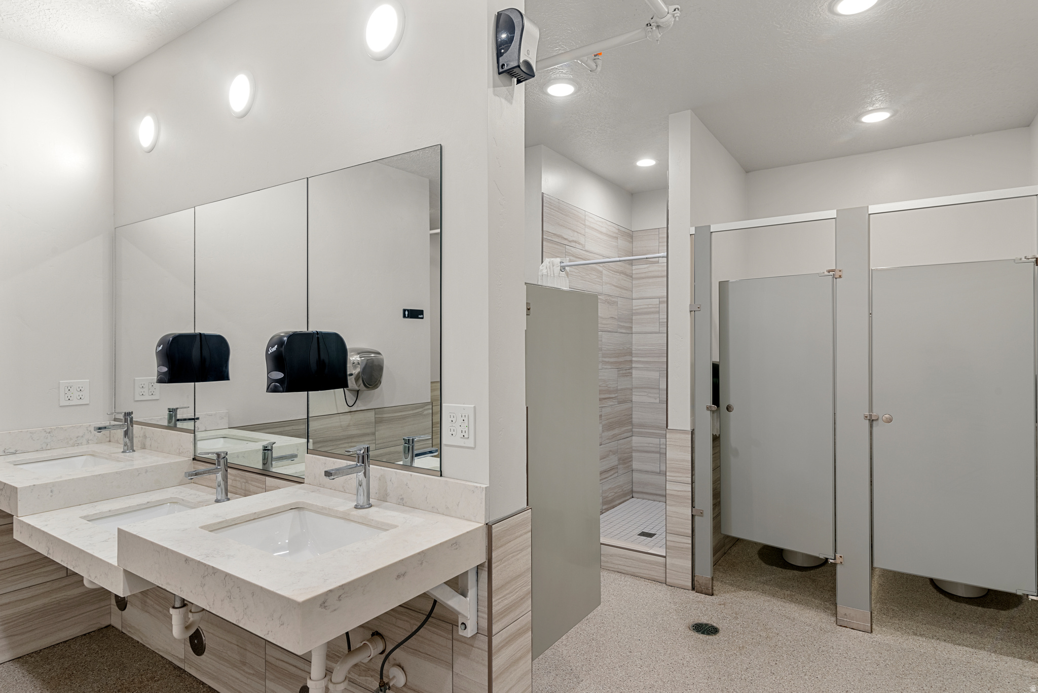 WATERDANCE - Residential