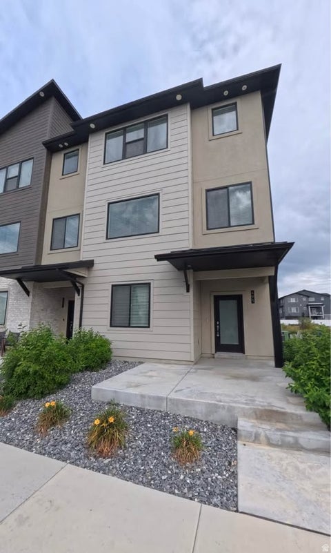 Townhouse For Rent - 495 S 900<br/> American Fork, UT 84003