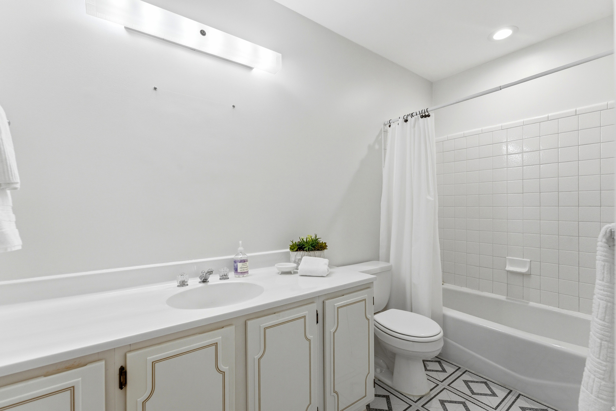 OAKWOOD GARDENS - Residential