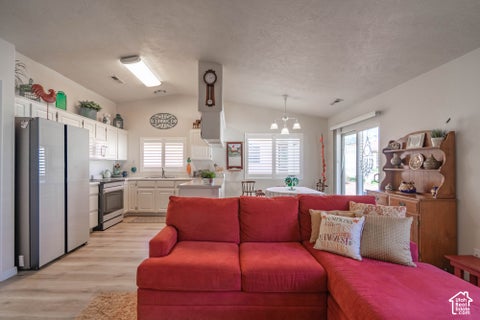 Tiny photo for 577 S SIESTA DR, Ivins, UT 84738 (MLS # 2190303)