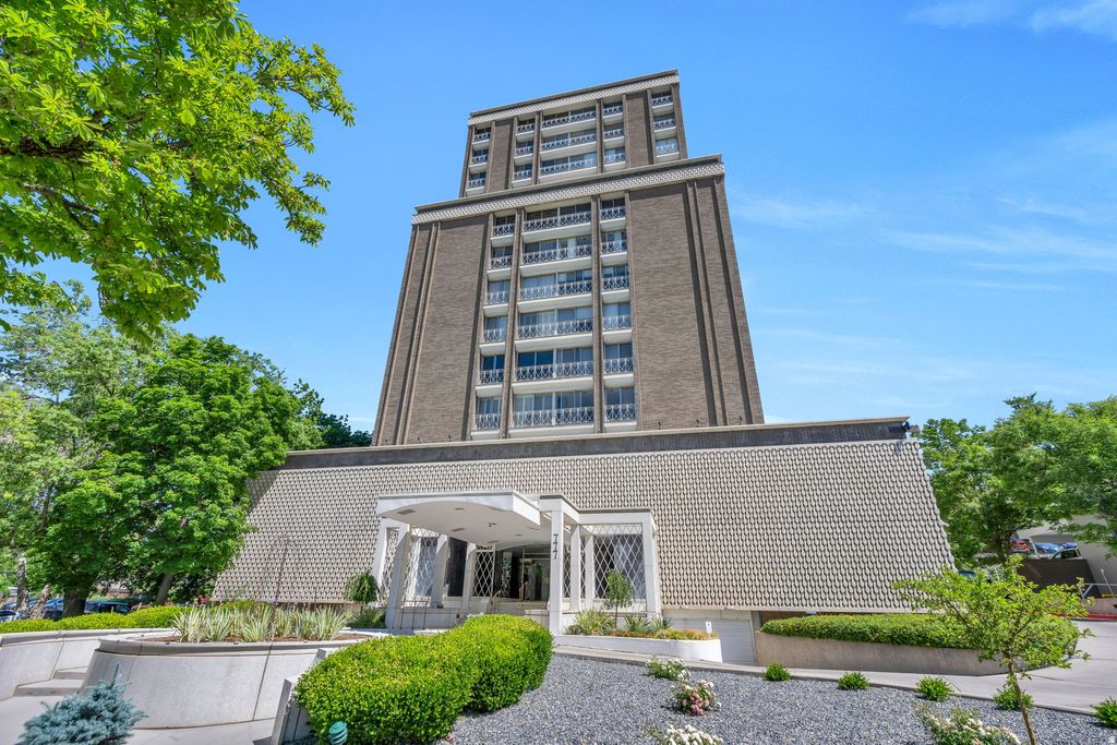 Photo of 777 E SOUTH TEMPLE #4J, Salt Lake City, UT 84102 (MLS # 2164387)