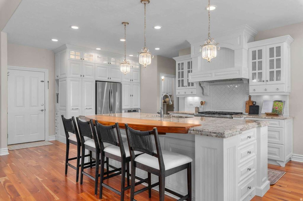 Photo of 13177 S SHADOWLANDS LN, Draper, UT 84020 (MLS # 2149911)