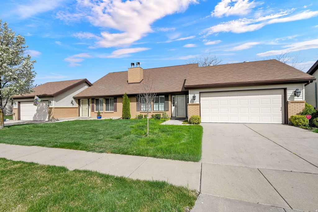 Photo of 732 W 1175 N, Centerville, UT 84014 (MLS # 2146655)