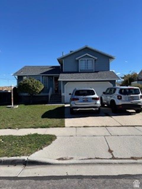 Photo of 4817 S AARON WAY W, Kearns, UT 84118 (MLS # 2120644) Photo of 4817 S AARON WAY W, Kearns, UT 84118 (MLS # 2120644)