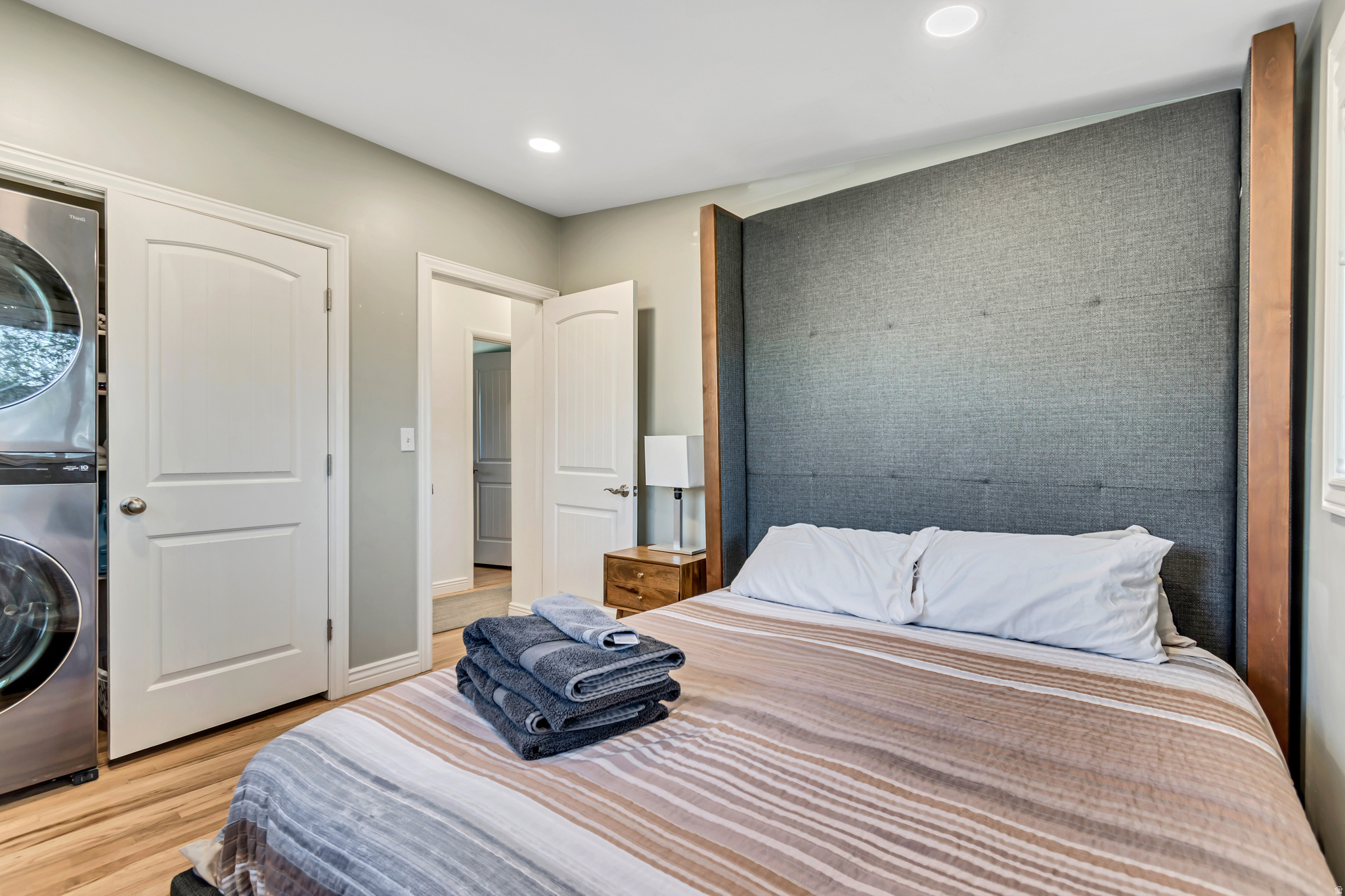 CROWN COLONY - Residential