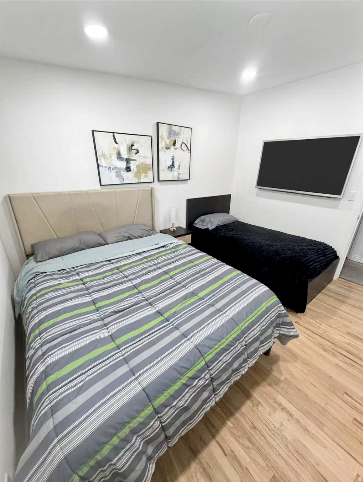 CROWN COLONY - Residential