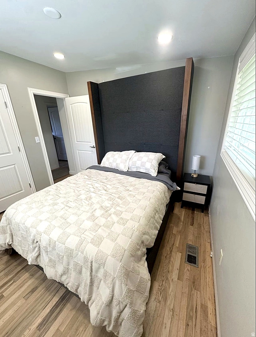 CROWN COLONY - Residential