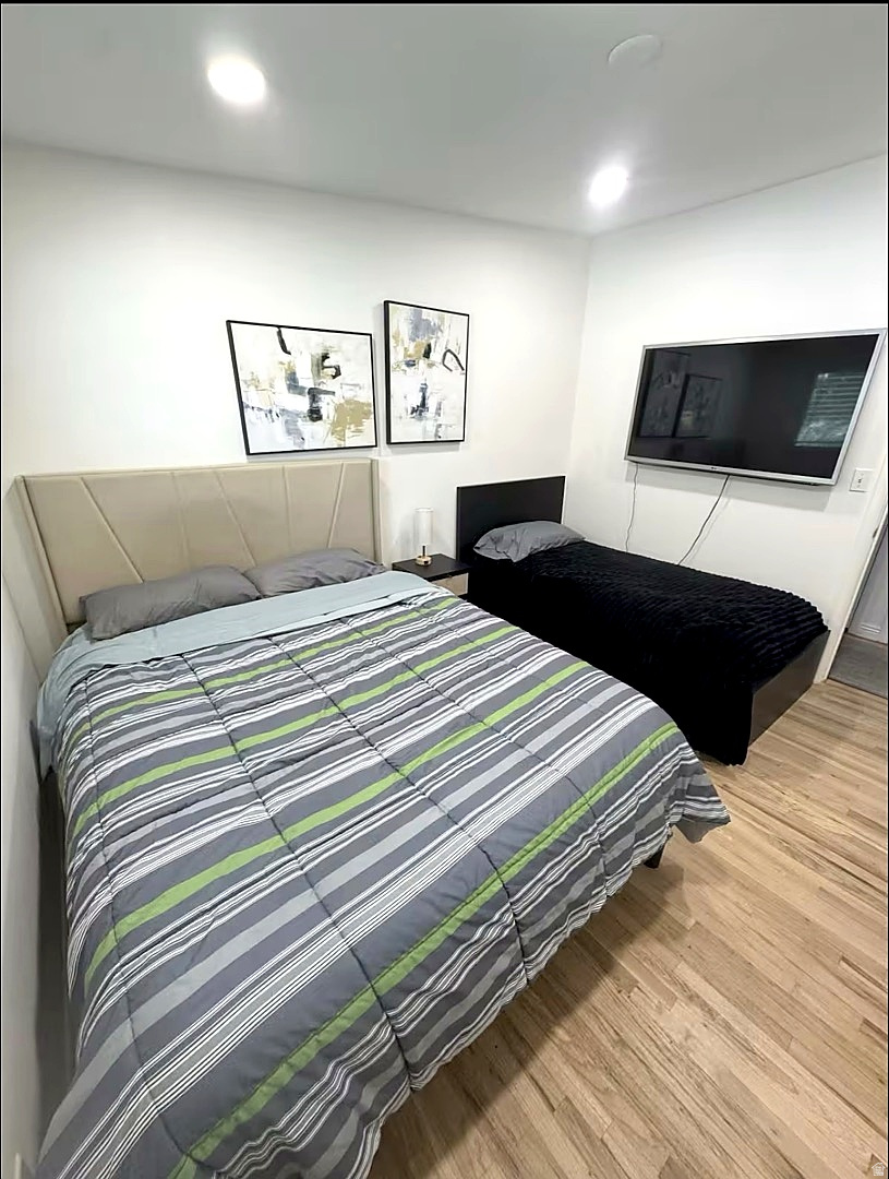 CROWN COLONY - Residential