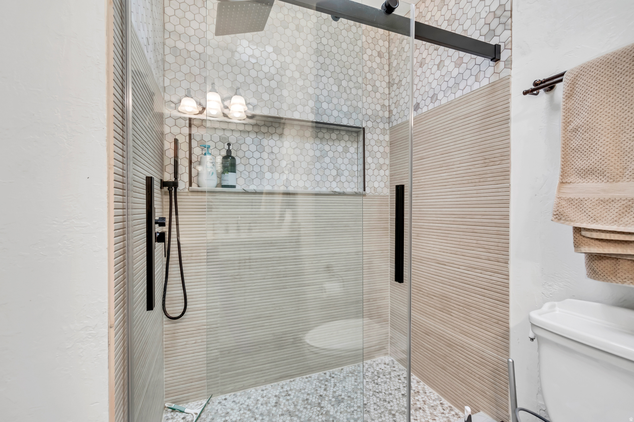 CROWN COLONY - Residential