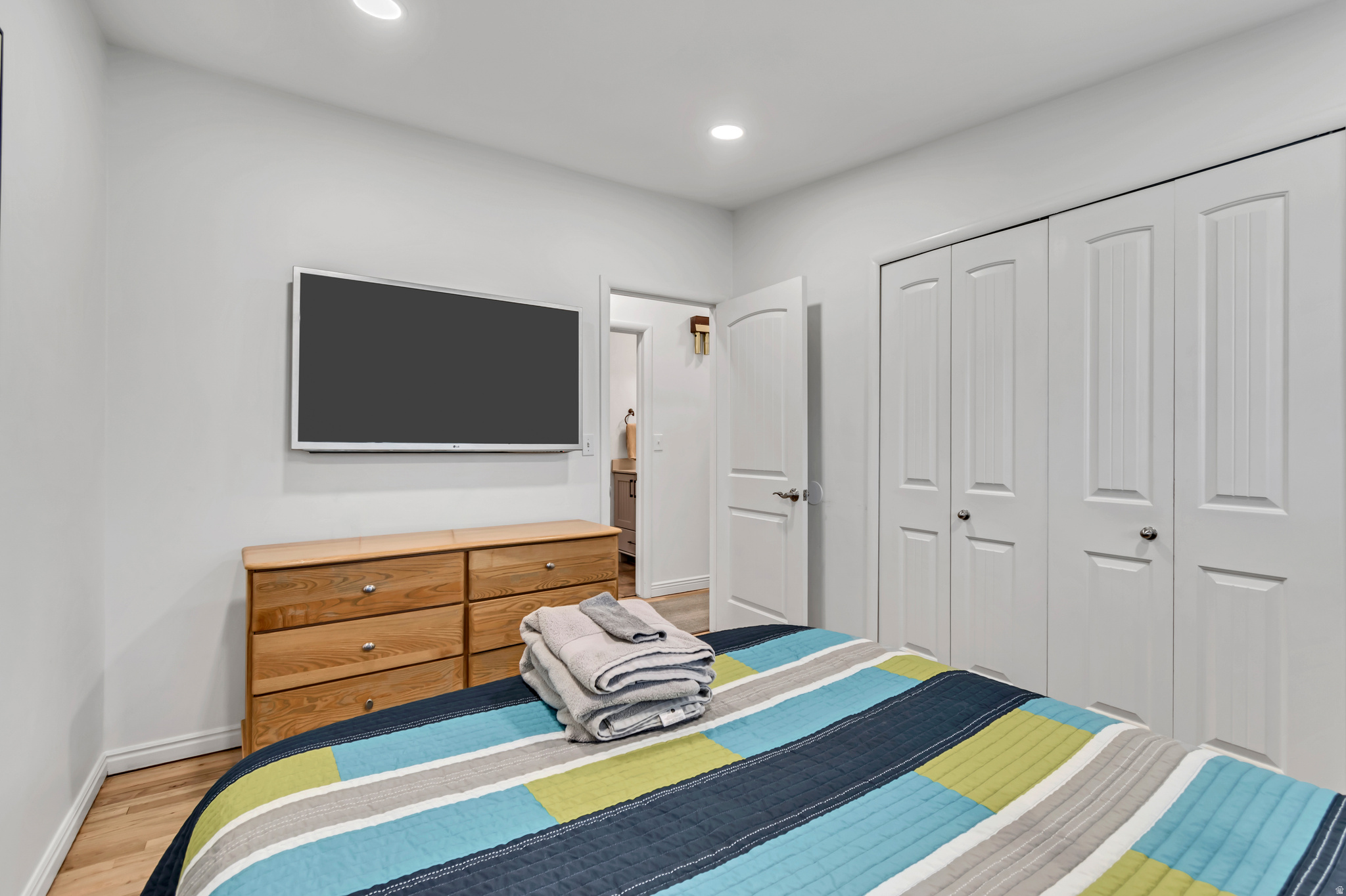 CROWN COLONY - Residential