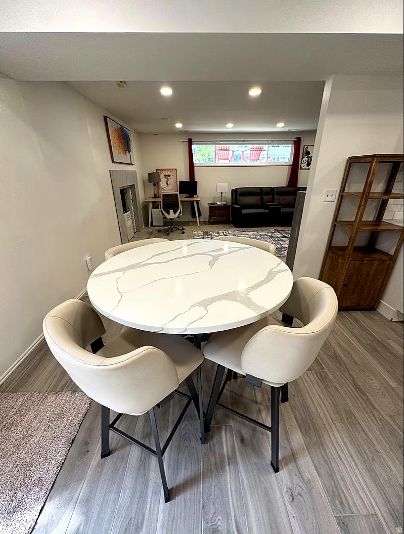 CROWN COLONY - Residential