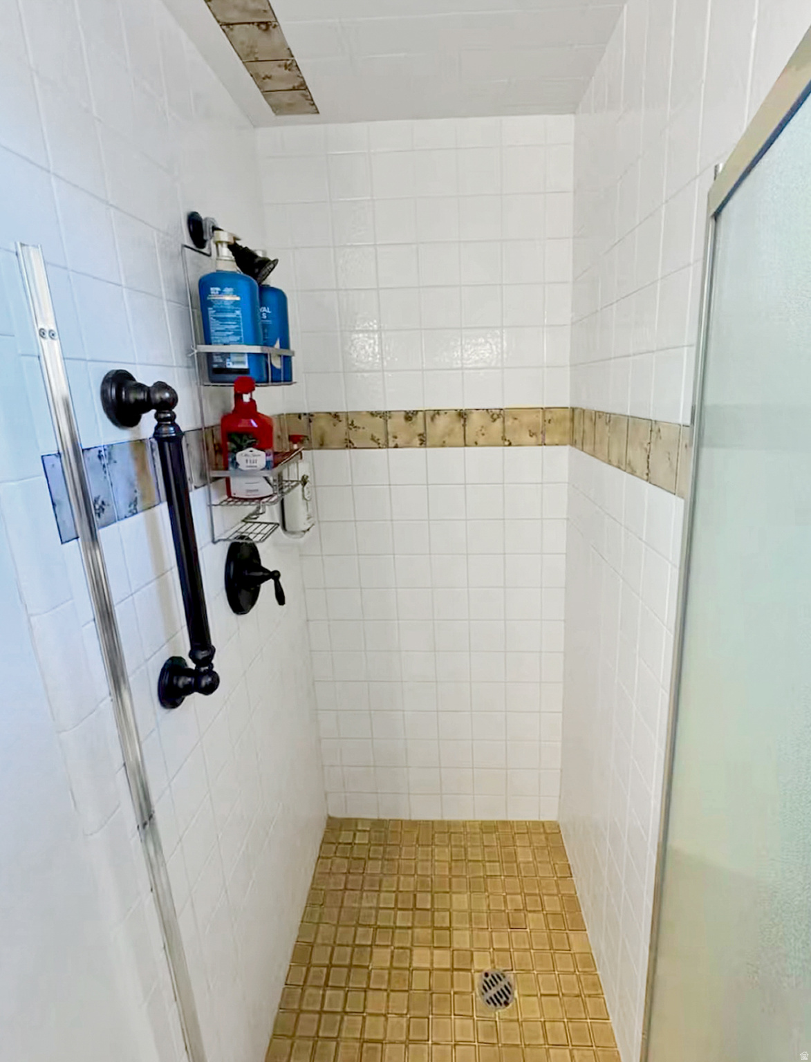 CROWN COLONY - Residential