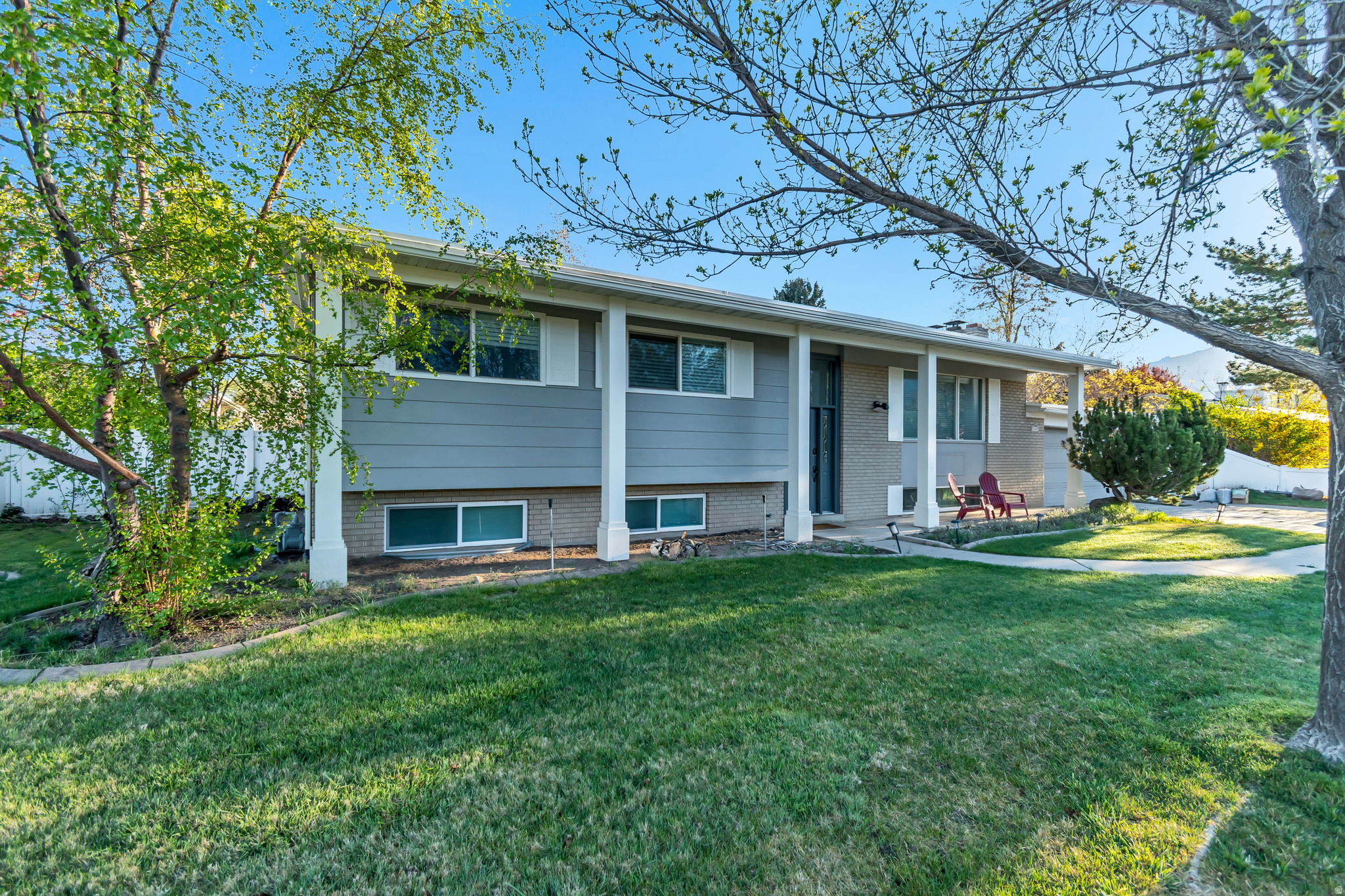 CROWN COLONY - Residential