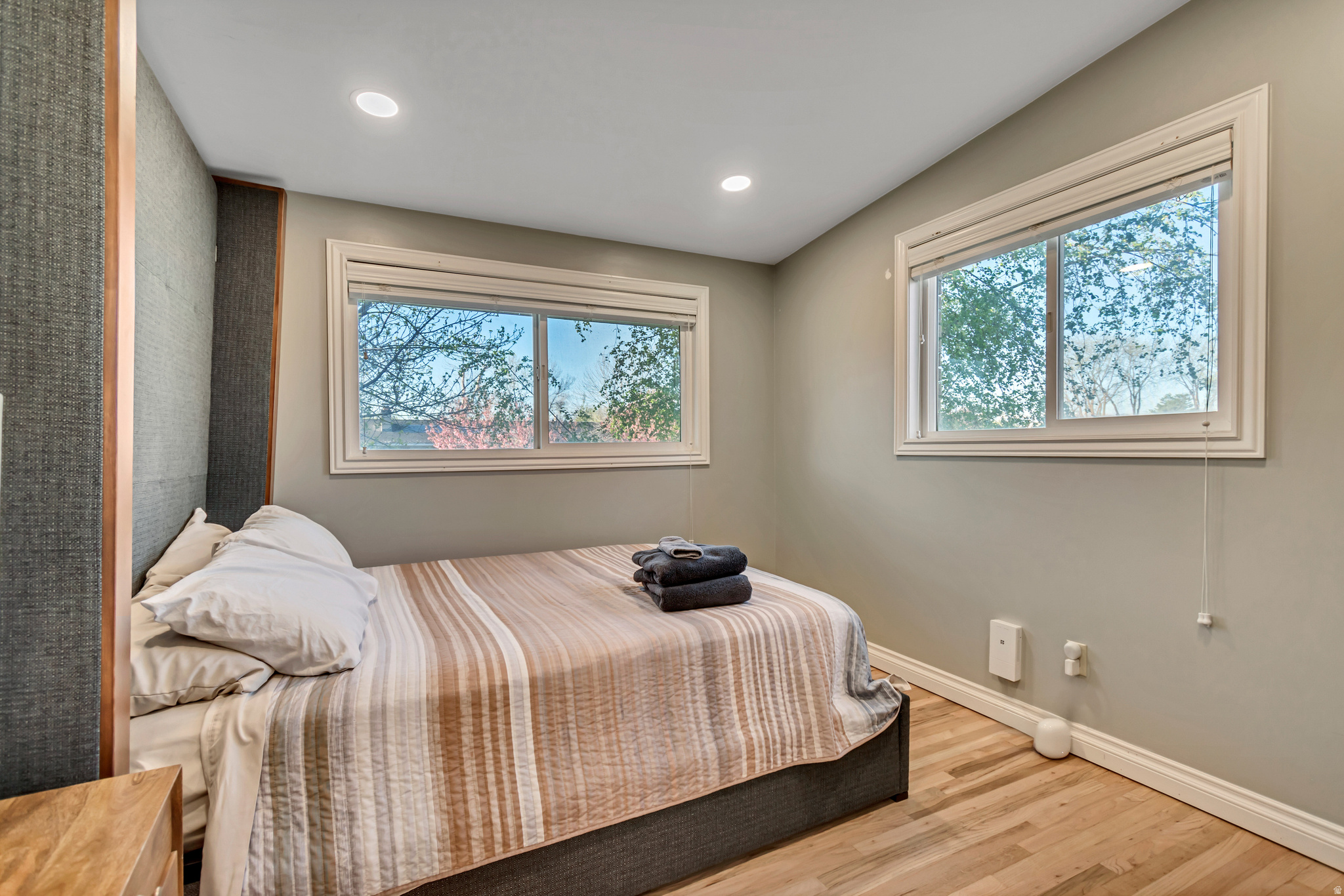 CROWN COLONY - Residential