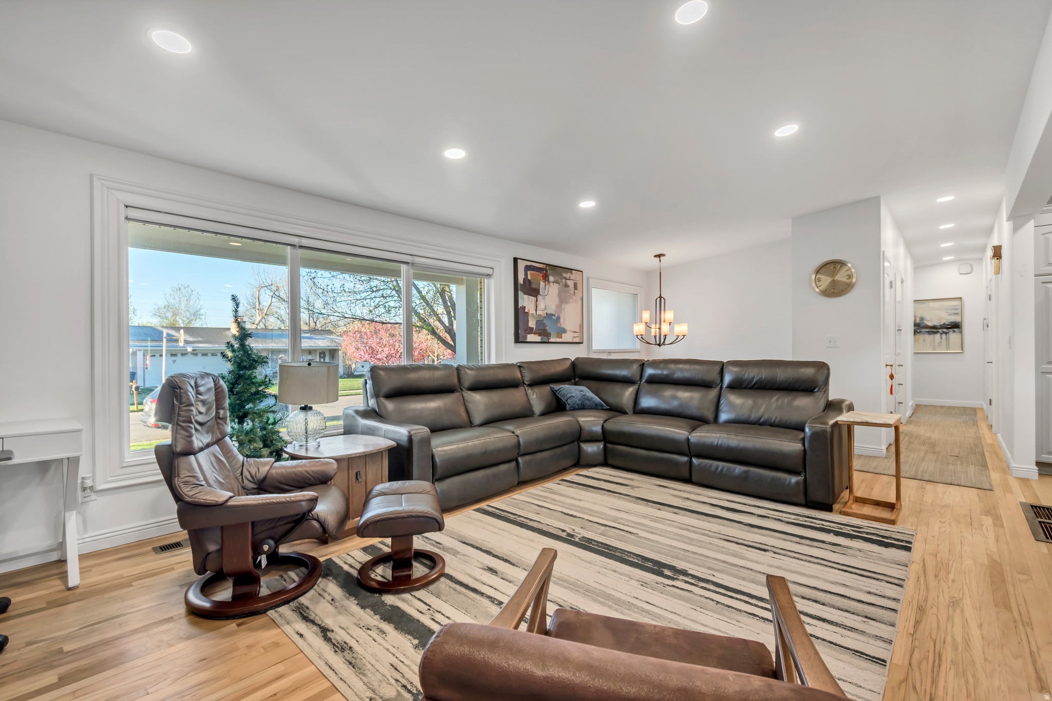 CROWN COLONY - Residential