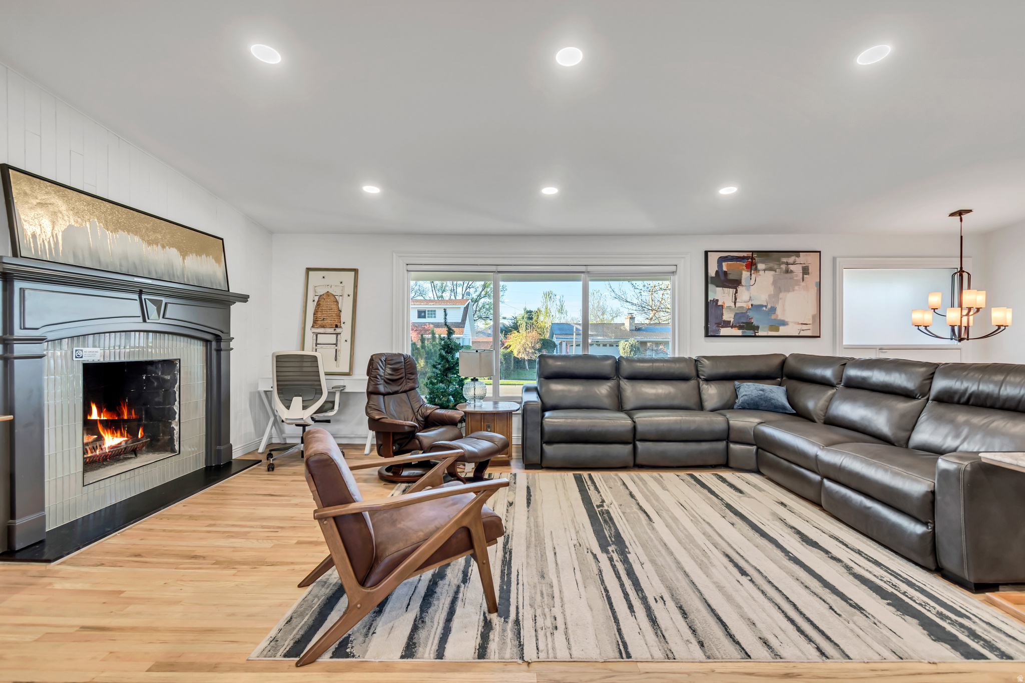 CROWN COLONY - Residential