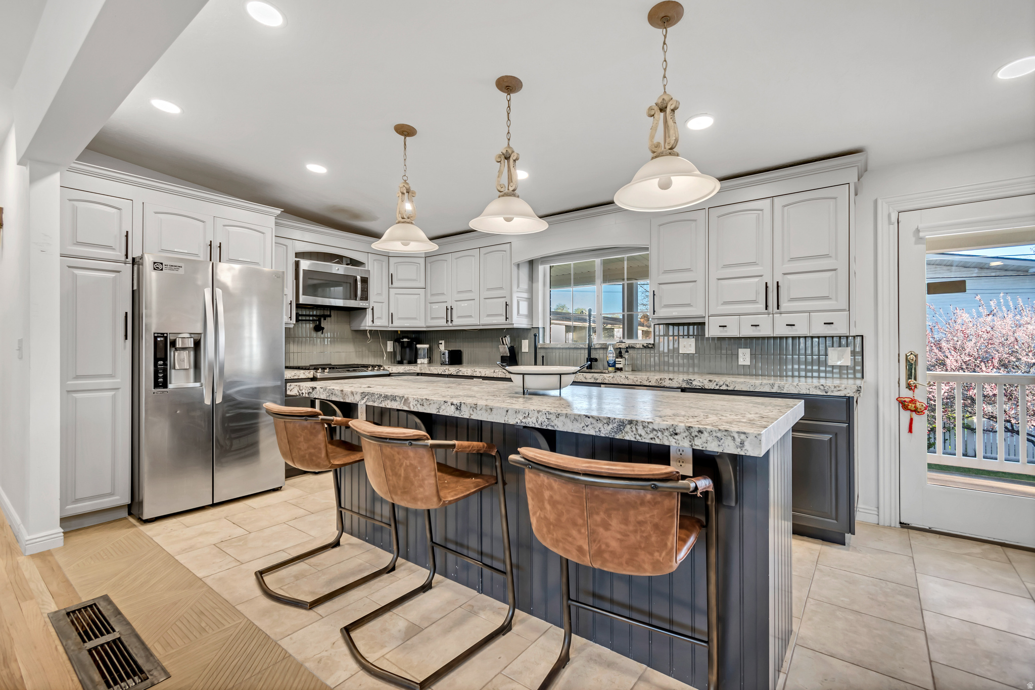 CROWN COLONY - Residential