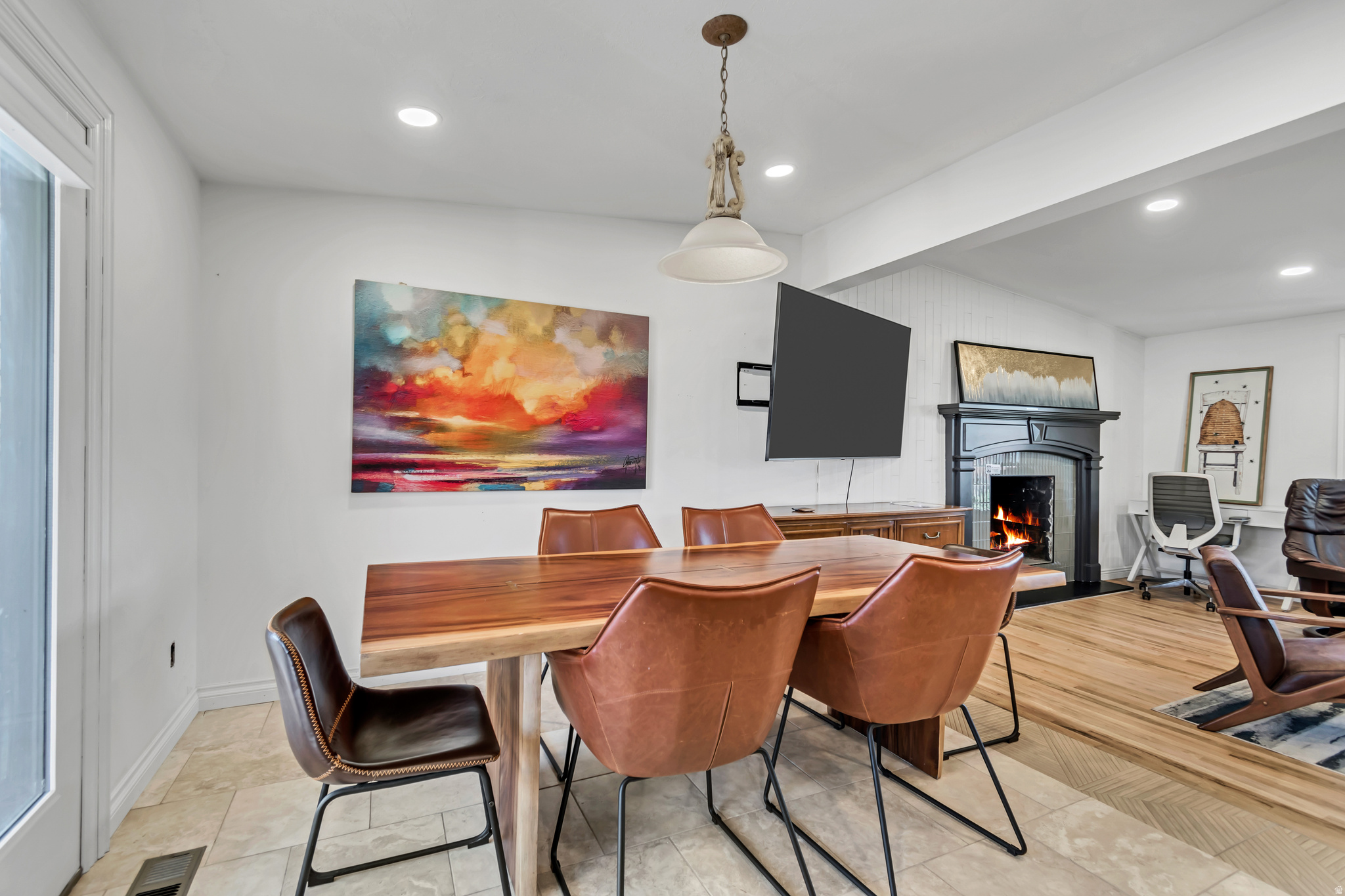 CROWN COLONY - Residential