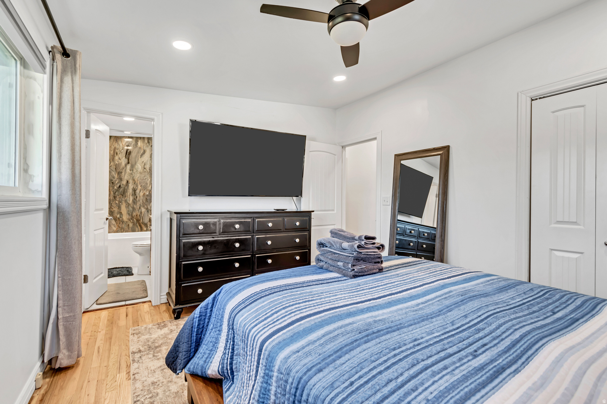 CROWN COLONY - Residential