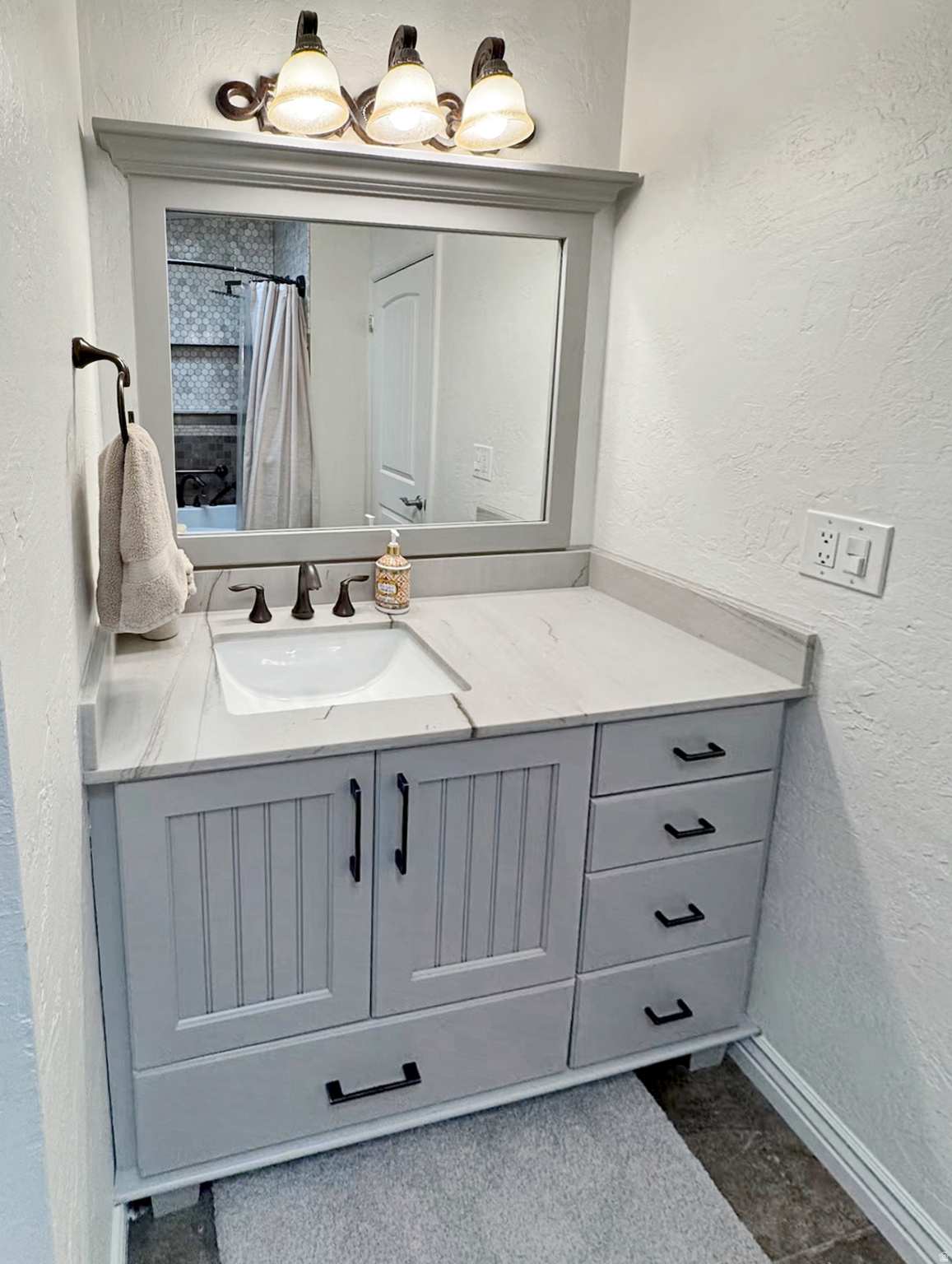 CROWN COLONY - Residential