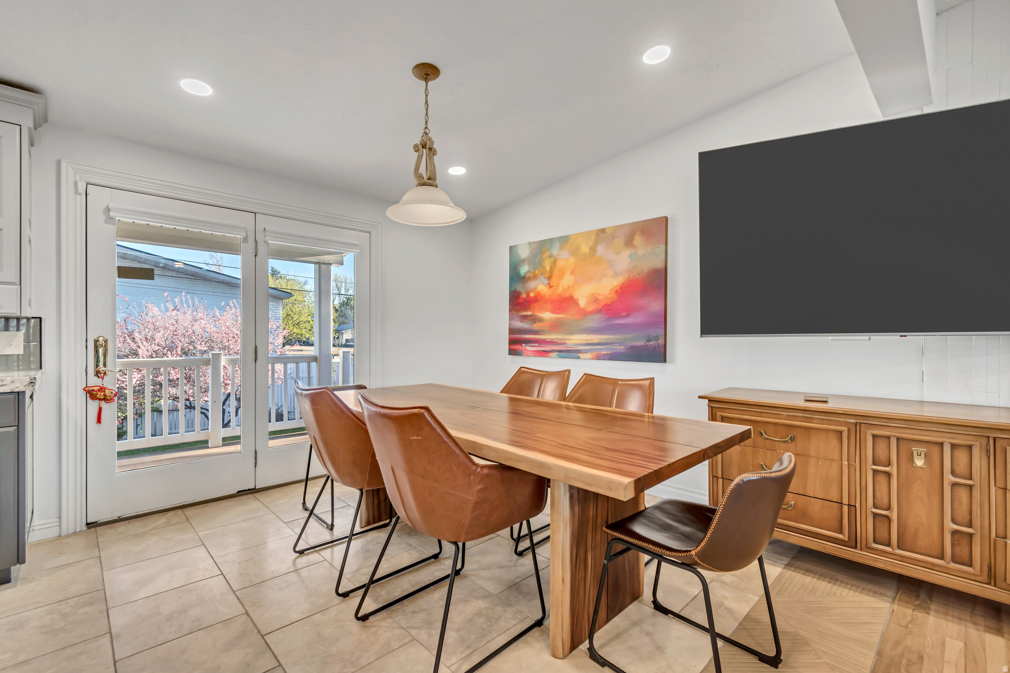 CROWN COLONY - Residential