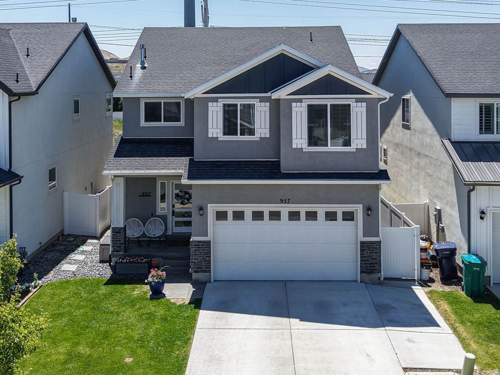 Photo of 957 W MCKENNA RD S, Bluffdale, UT 84065 (MLS # 2138794)