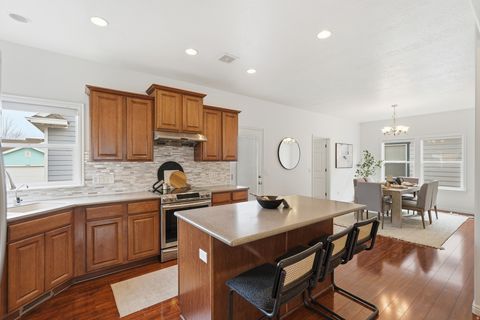 Tiny photo for 11061 S INDIGO SKY WAY, South Jordan, UT 84009 (MLS # 2136443)