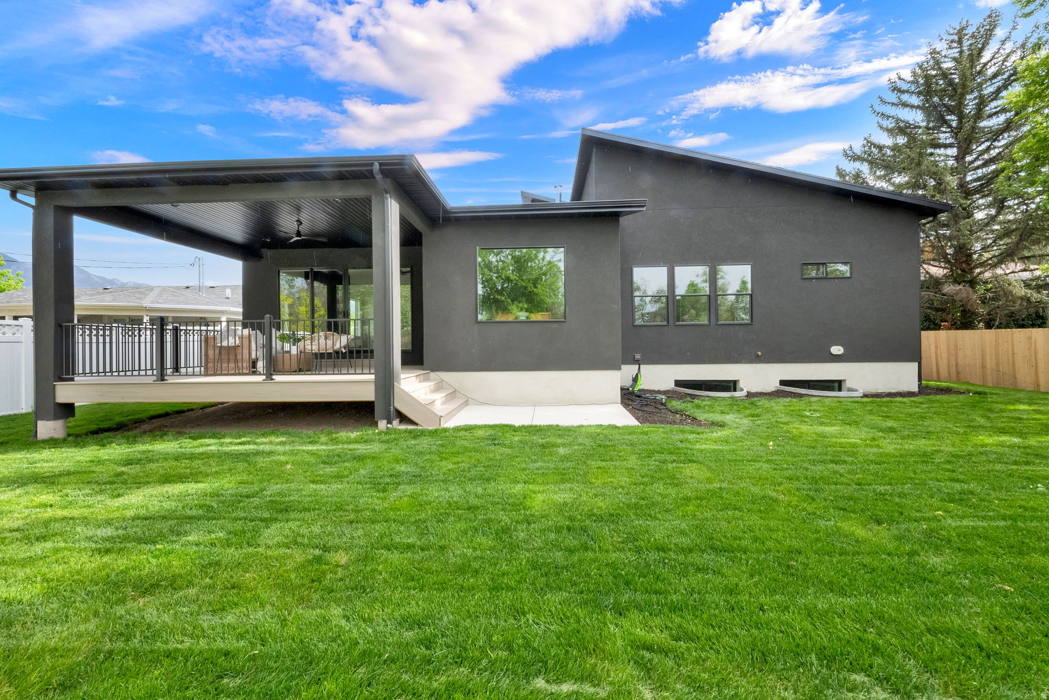 LAKEWOOD - Residential