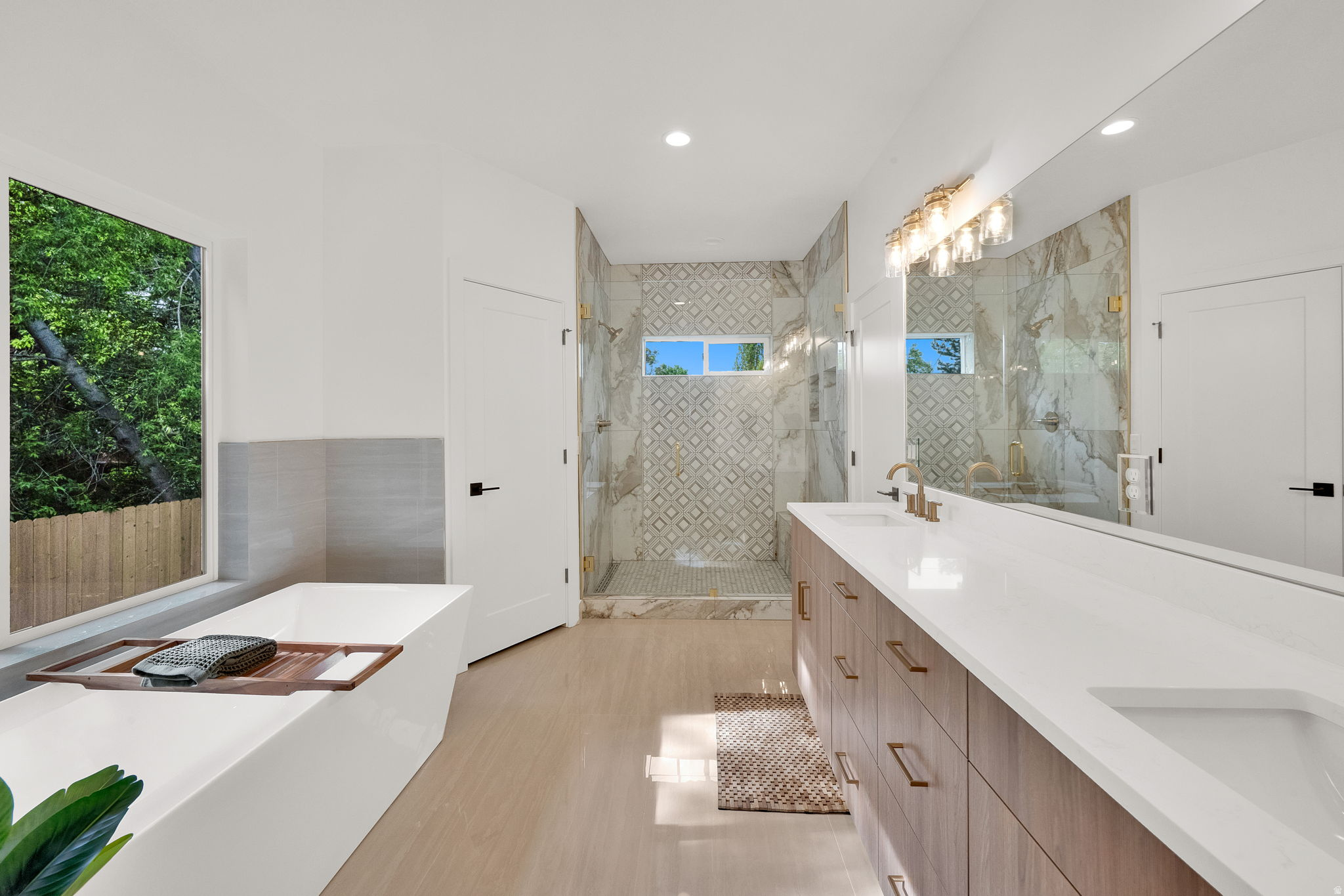 LAKEWOOD - Residential