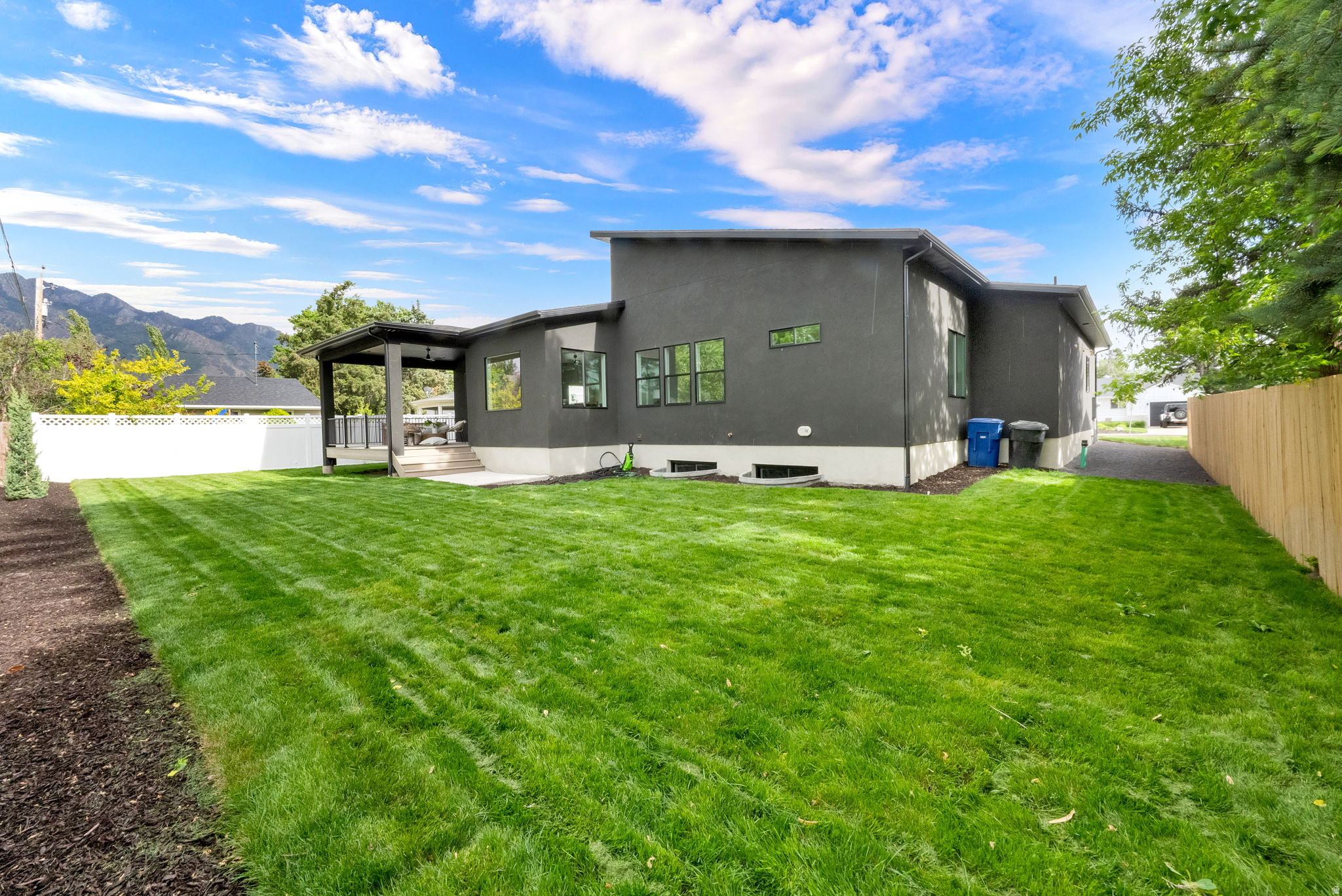 LAKEWOOD - Residential