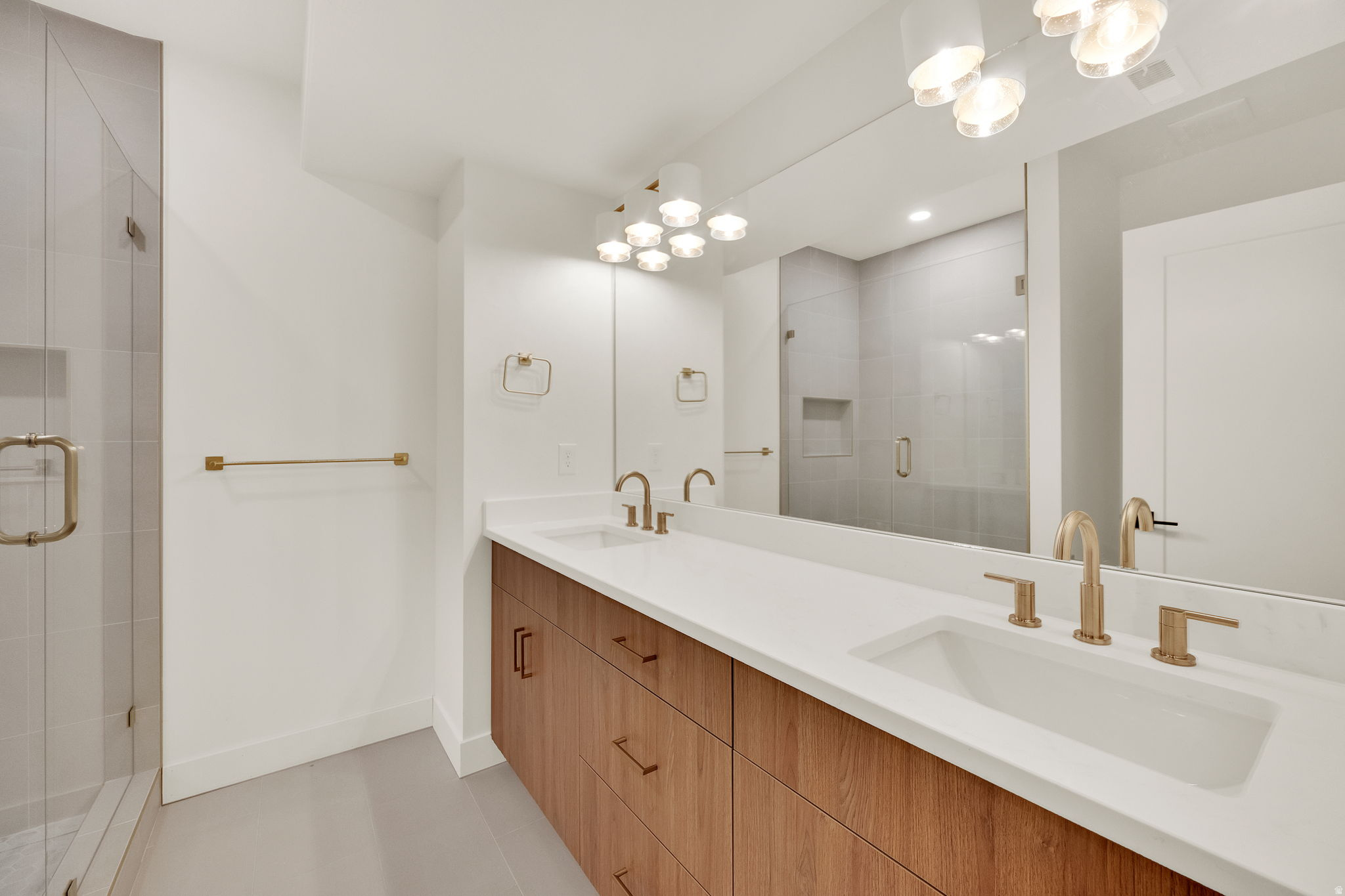 LAKEWOOD - Residential