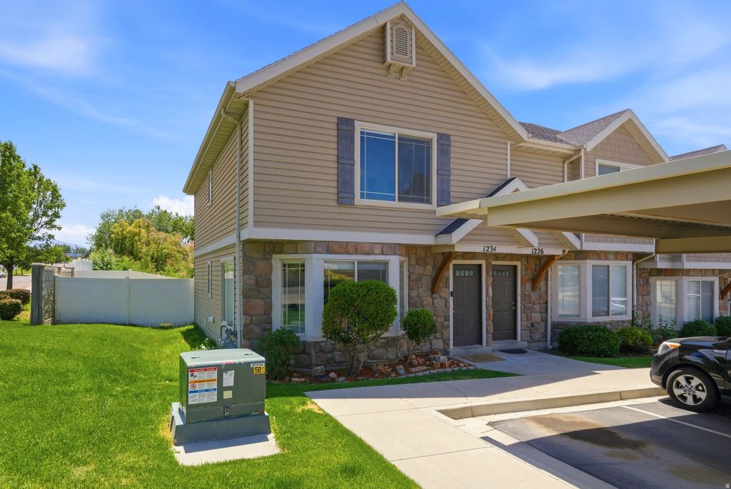 Photo of 1234 E BLACKHORSE DR, Spanish Fork, UT 84660 (MLS # 2164510)