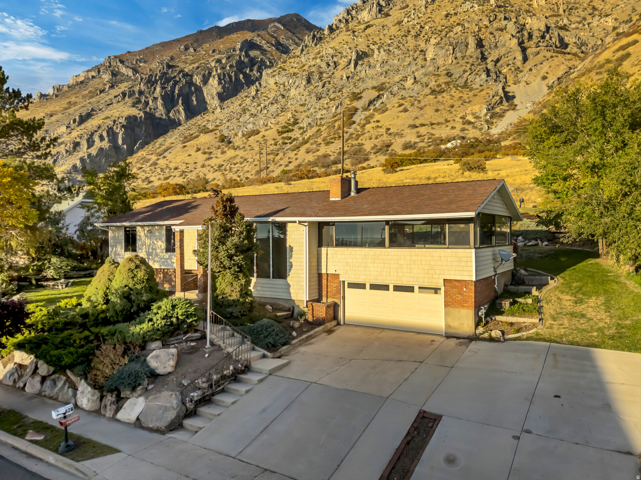 HALL'S EASTERN HILLS SUBDIVISION - Residential