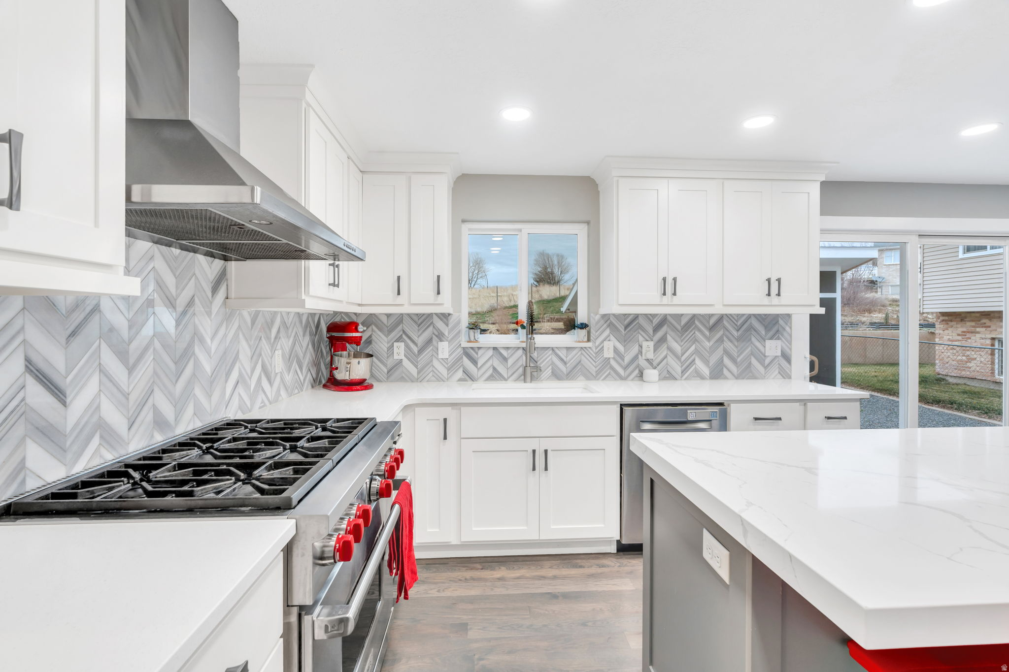 EASTRIDGE ESTATES - Residential