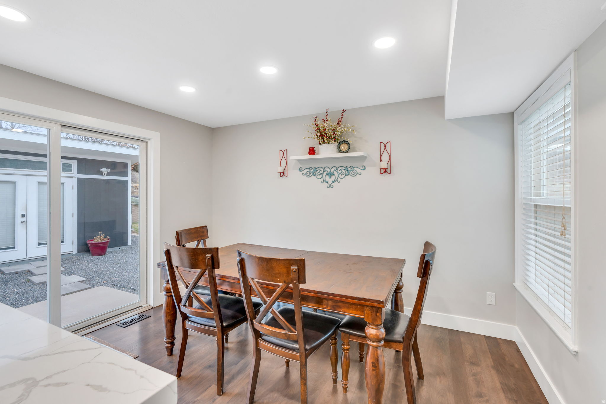 EASTRIDGE ESTATES - Residential